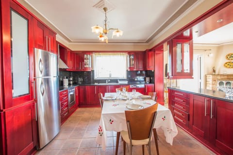 Zante View (4bedroom luxury home) Free Pickup Apartment in Zakynthos