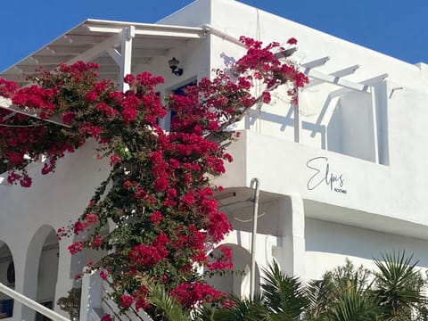 Property building, Facade/entrance, Property logo or sign