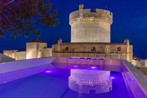 Night, Balcony/Terrace, Landmark view