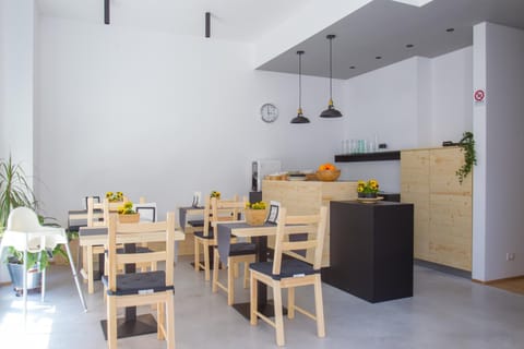 Game Room, Kitchen or kitchenette, Communal kitchen