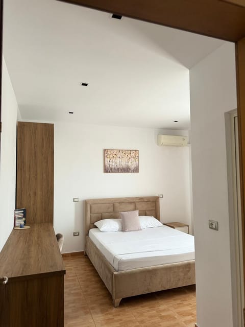 Bed, Photo of the whole room, Bedroom, wardrobe