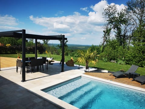 Patio, Day, Natural landscape, Garden, Garden view, Pool view, Swimming pool, Swimming pool, sunbed