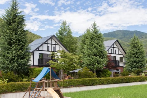 Property building, Day