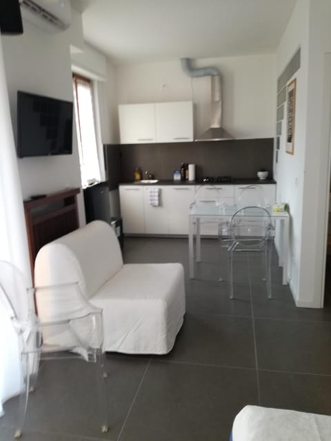 Kitchen or kitchenette, Living room