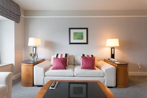 Living room, Photo of the whole room, Seating area