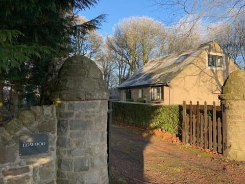 Lowood Cottage House in Edinburgh
