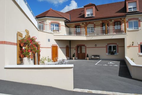 Facade/entrance, Day, Business facilities, Meeting/conference room, Area and facilities