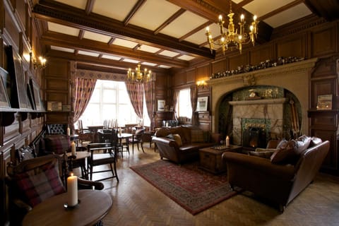 Communal lounge/ TV room, Day, Lounge or bar