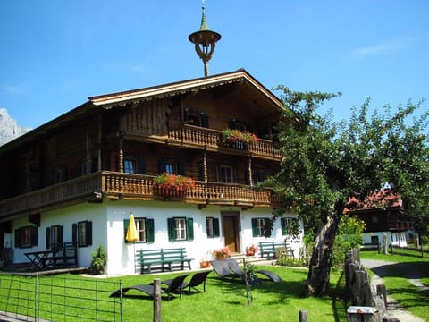 Property building, Day