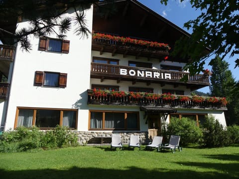 Garni Bonaria Apartment hotel in Corvara