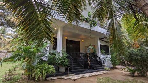 Property building, Spring, Garden