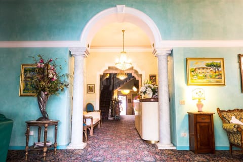 Spring, Day, Winter, Summer, Lobby or reception, Other, Decorative detail, Autumn, On site