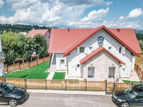 Property building, Neighbourhood, Street view, Location, Parking