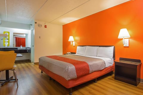 TV and multimedia, Bedroom, On site