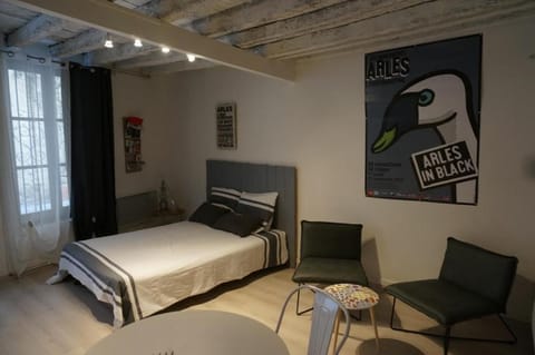 Studio typique et cosy climatise. Apartment in Arles