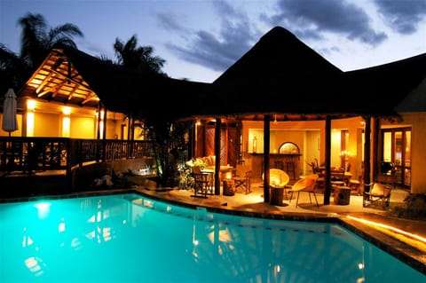 Lounge or bar, Swimming pool, Swimming pool