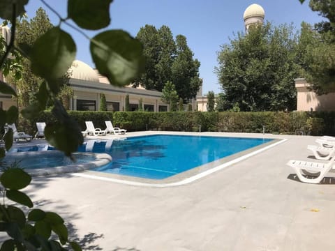 Swimming pool