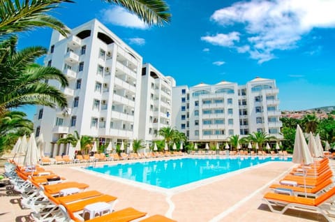 Property building, Swimming pool