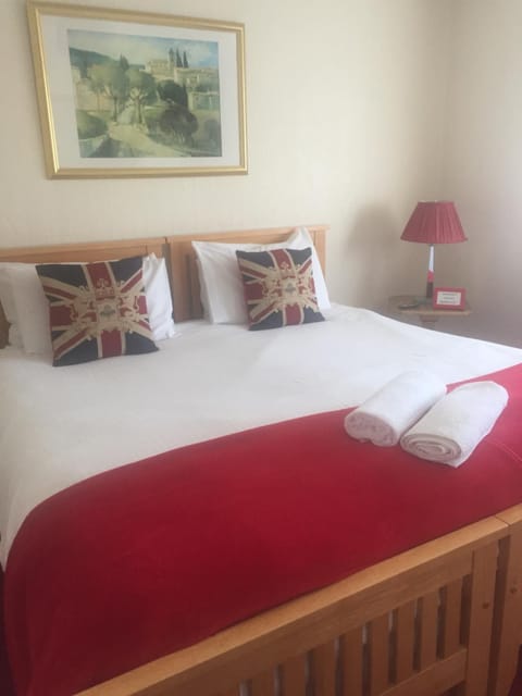 San Michele Guest House Bed and Breakfast in Poole