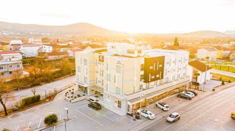 Property building, Garden