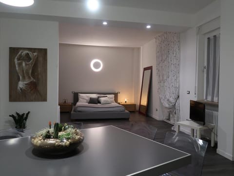 TV and multimedia, Seating area, Bedroom