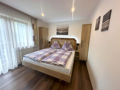 View (from property/room), Photo of the whole room, Bedroom, Mountain view