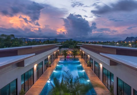Bird's eye view, Swimming pool