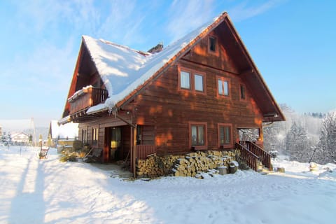 Property building, Facade/entrance, Winter