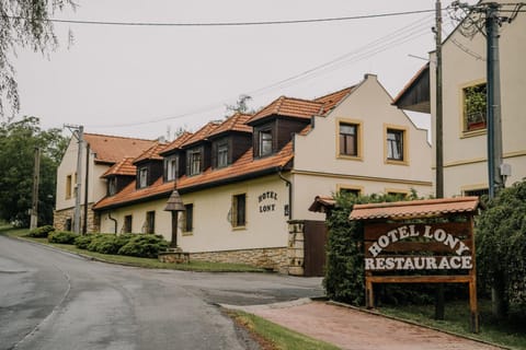 Property building, Facade/entrance, Day, Street view