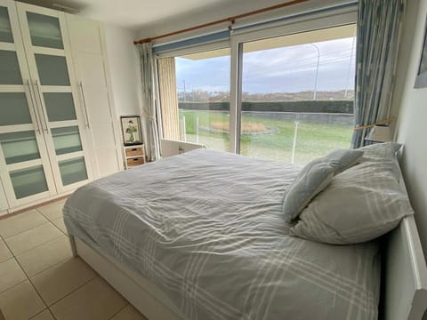 Bed, View (from property/room), Photo of the whole room, Bedroom, Garden view, Landmark view, Sunrise
