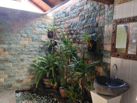 Mancur Guesthouse Bed and Breakfast in Blahbatuh