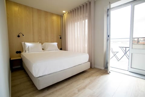 Bed, Balcony/Terrace, Bedroom