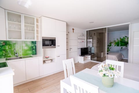 Dining area, Bedroom, kitchen