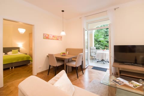 Living room, Seating area, Dining area