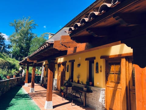 Property building, Patio, Facade/entrance