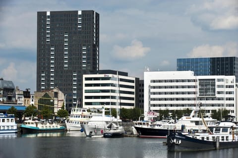 Property building, Facade/entrance