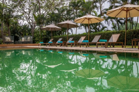 Swimming pool