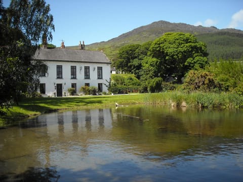 Facade/entrance, Facade/entrance, Day, Summer, Garden, Decorative detail