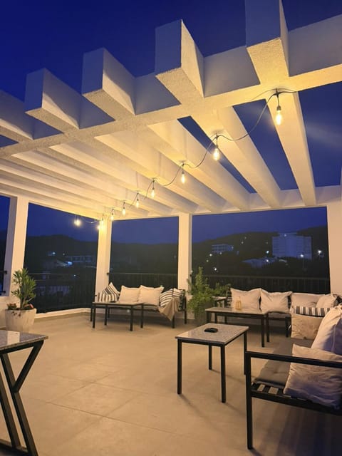 View (from property/room), Balcony/Terrace, Seating area