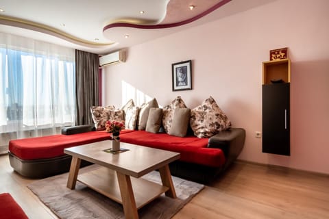 Living room, Seating area, air conditioner