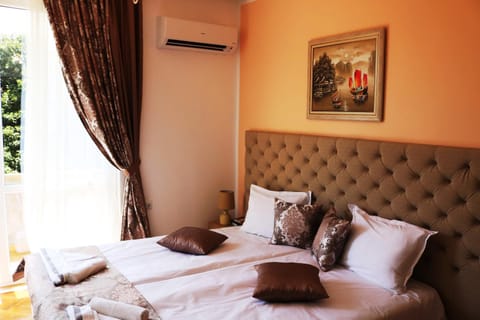 Bedroom, Inner courtyard view