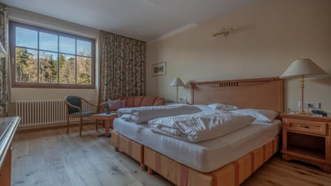 Bed, Photo of the whole room, Bedroom, Lake view, Lake view