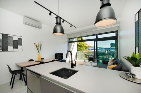 Balcony/Terrace, City view
