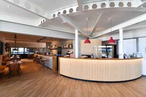 Restaurant/places to eat, Lobby or reception, Lounge or bar