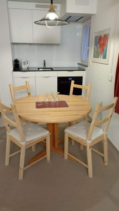 Kitchen or kitchenette, Seating area, Dining area, dishwasher, stove, kitchen