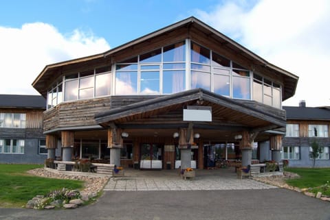 Facade/entrance