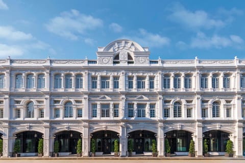Facade/entrance