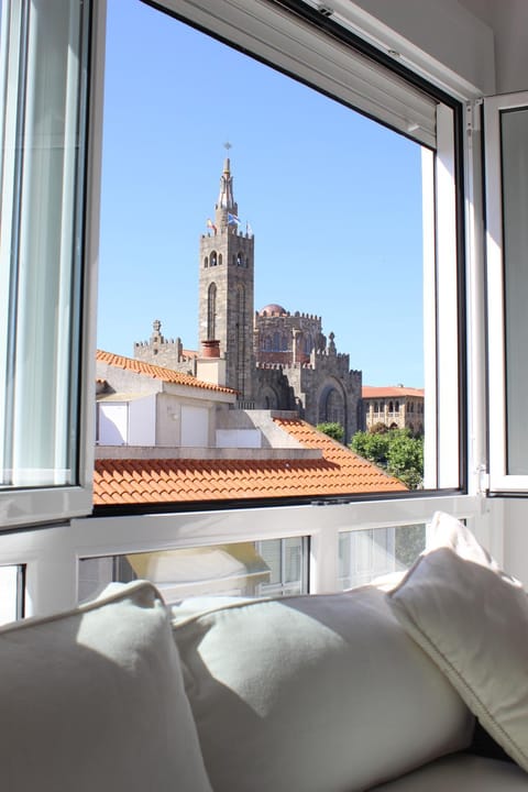 Nearby landmark, Neighbourhood