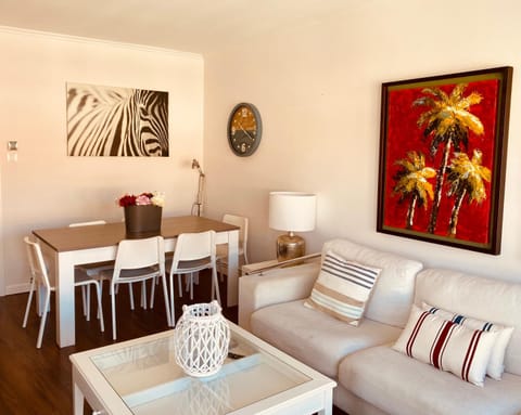 Living room, Lounge or bar