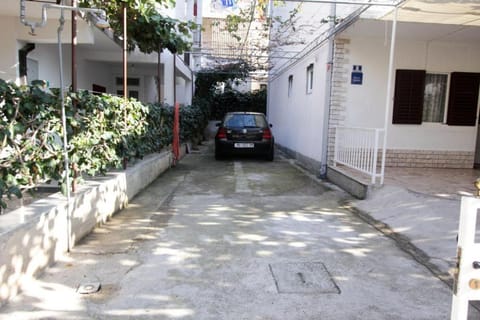 Property building, Parking